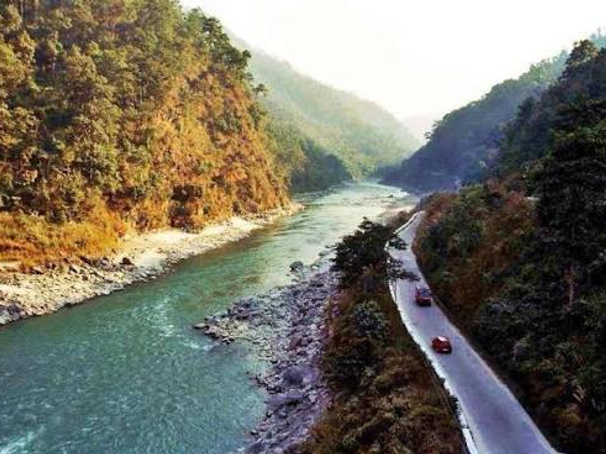 Highway along the Teesta river valley on the way to Gangtok