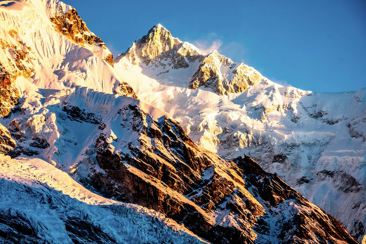 The Goechala Viewpoint with a clear panoramic view of Mt. Kanchenjunga in West Sikkim.