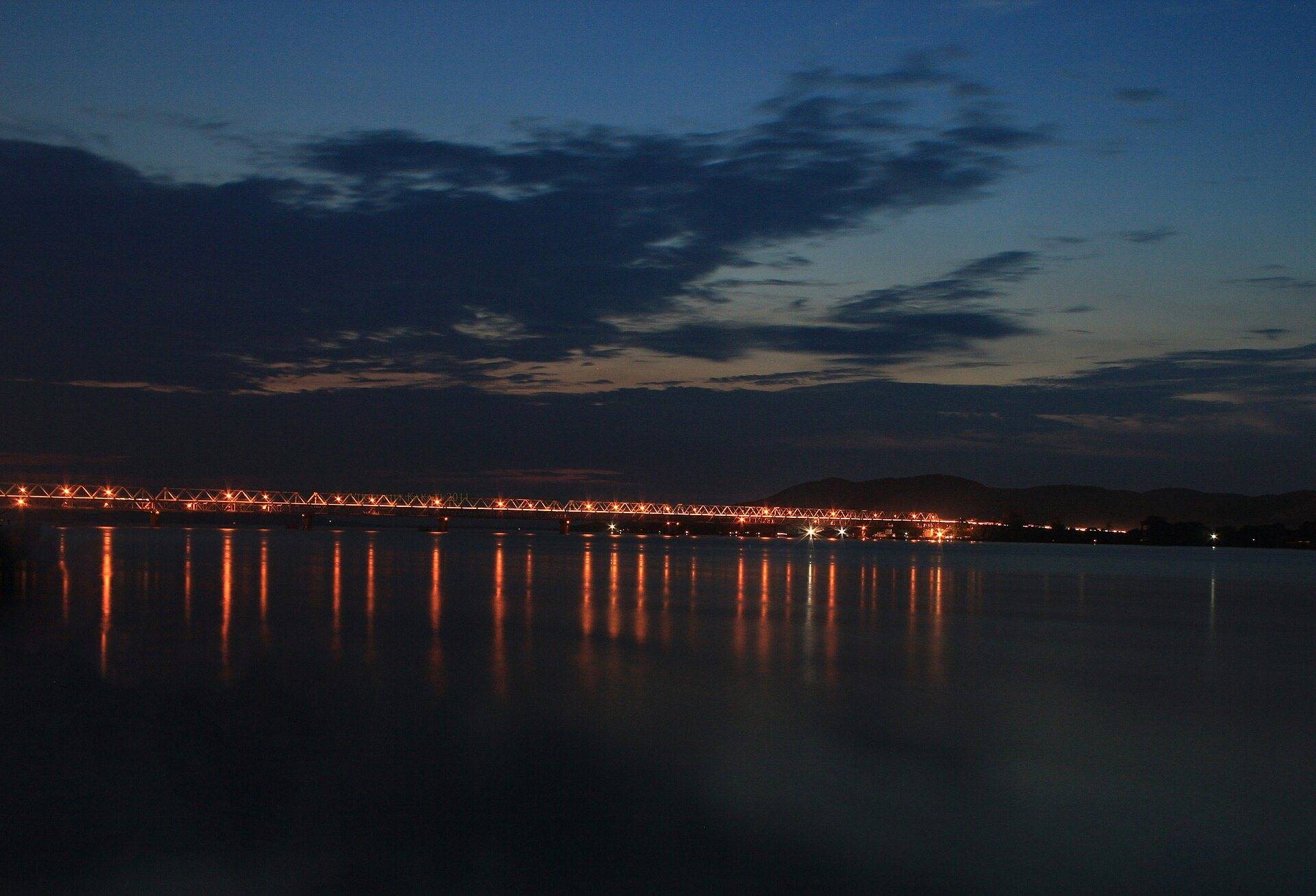 Arriving in Guwahati over the Brahmaputra. Photo: Vikramjit Kakati / Wikimedia Commons (CC BY-SA 3.0)