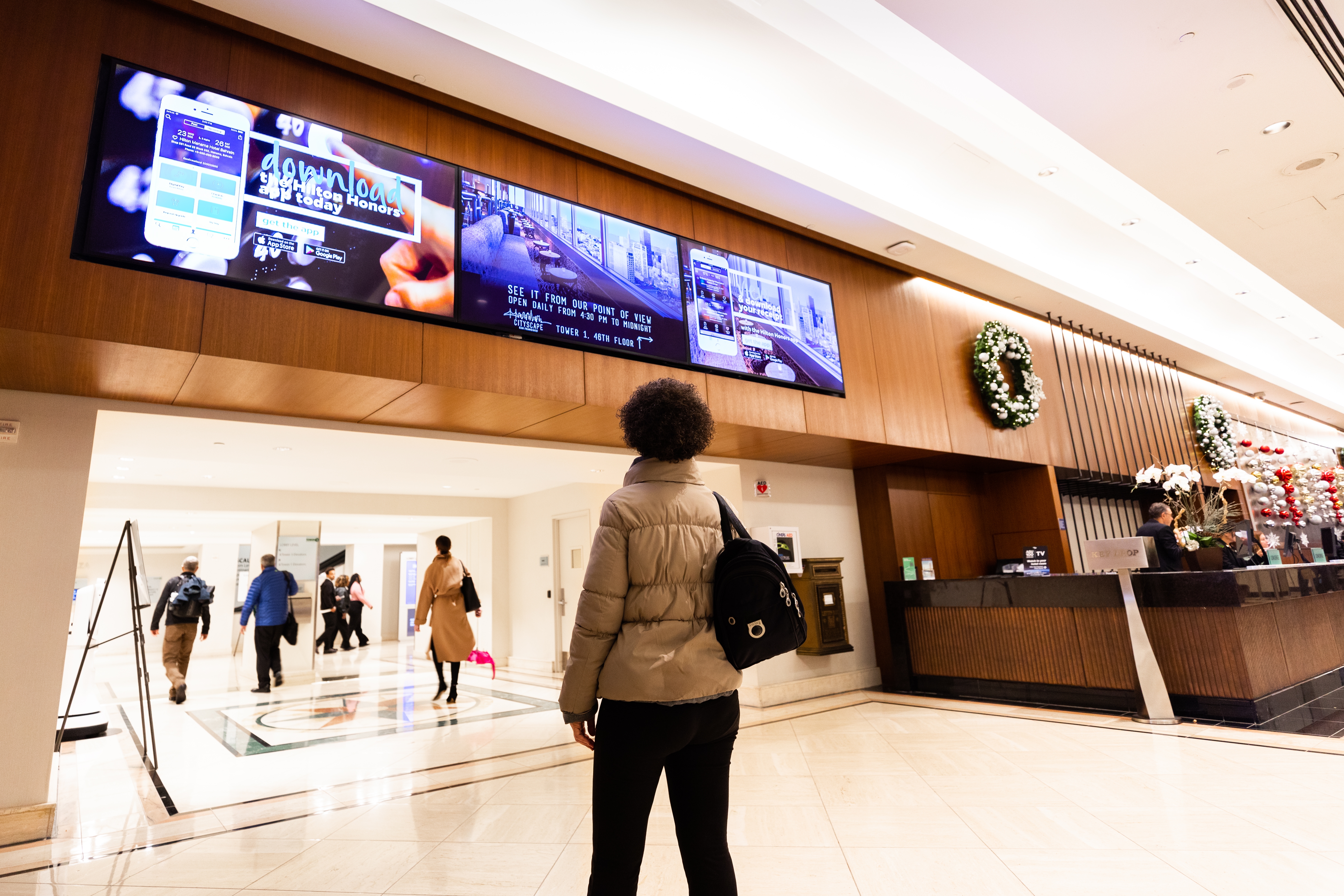Hilton Case Study : How Hotels Revolutionize the Guest Experience with Digital Signage 