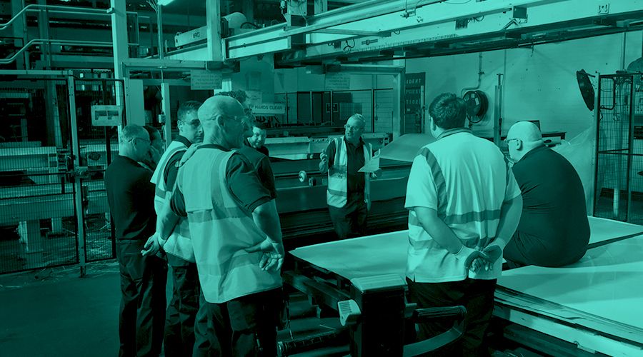 Communicating to and engaging nondesk employees Poppulo