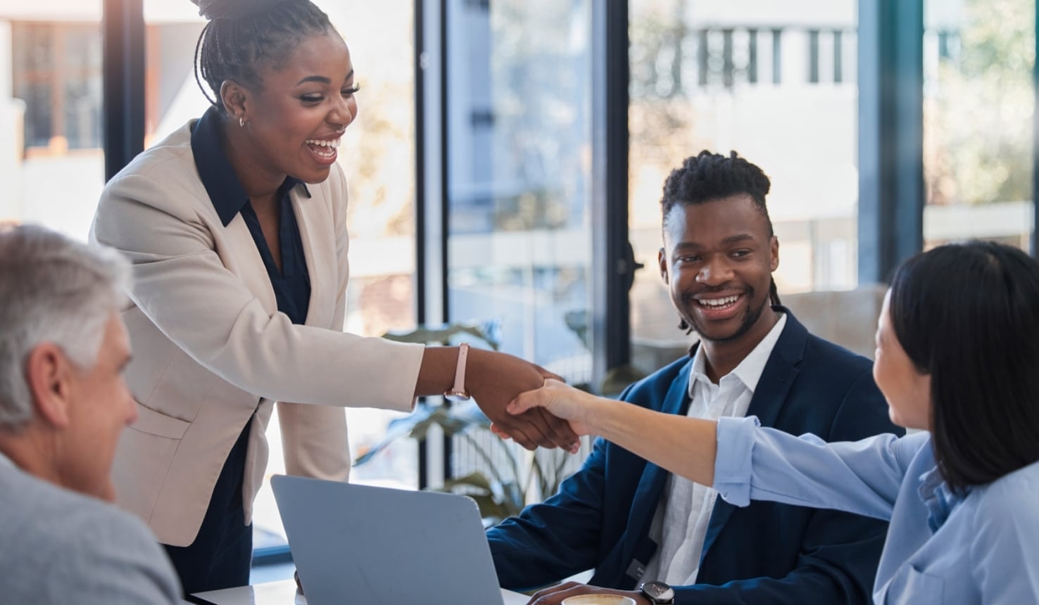 sociabble-navigating-hr-challenges-mergers-acquisitions-two-workteam