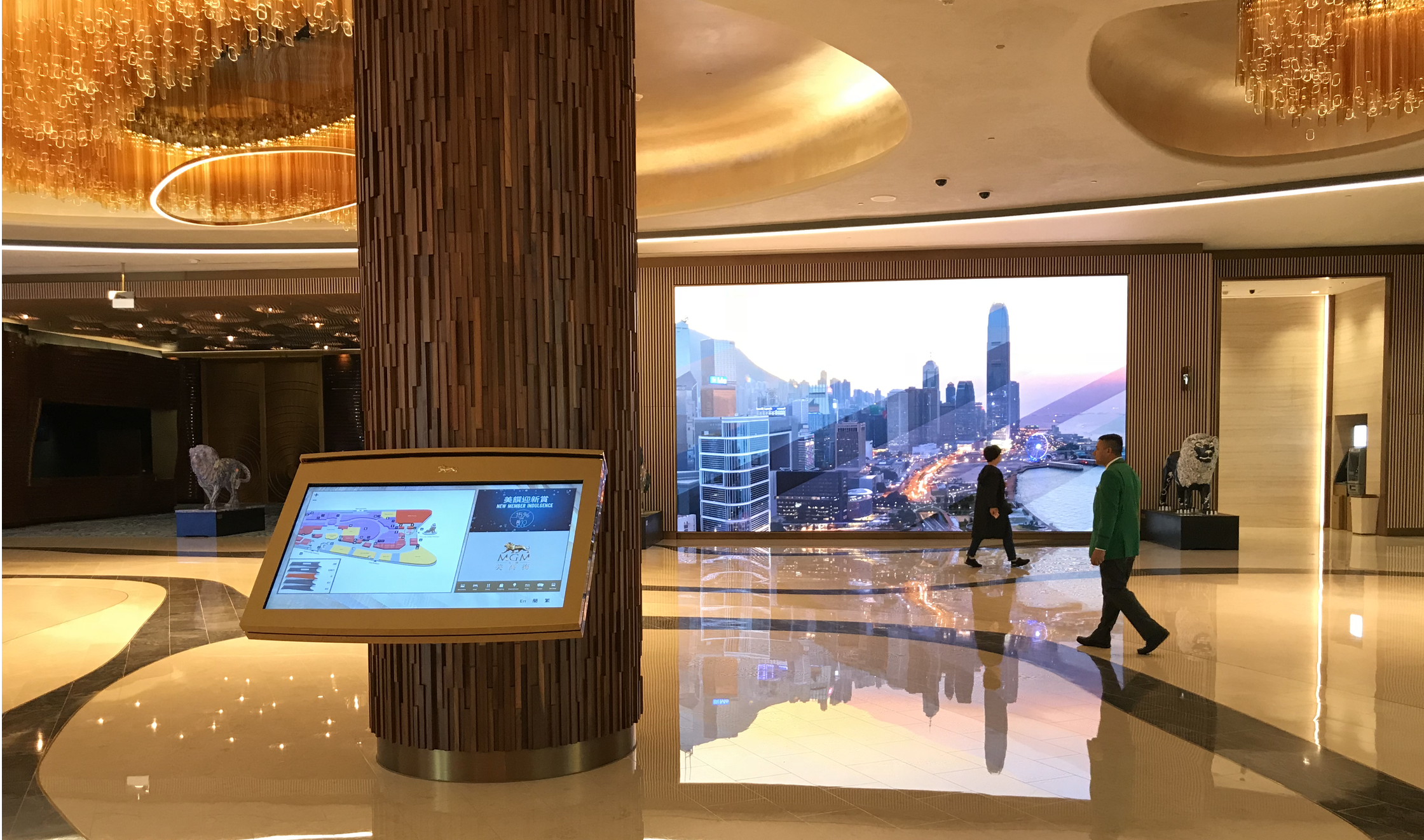 Optimizing Guest Experiences with Hospitality Digital Signage | Poppulo