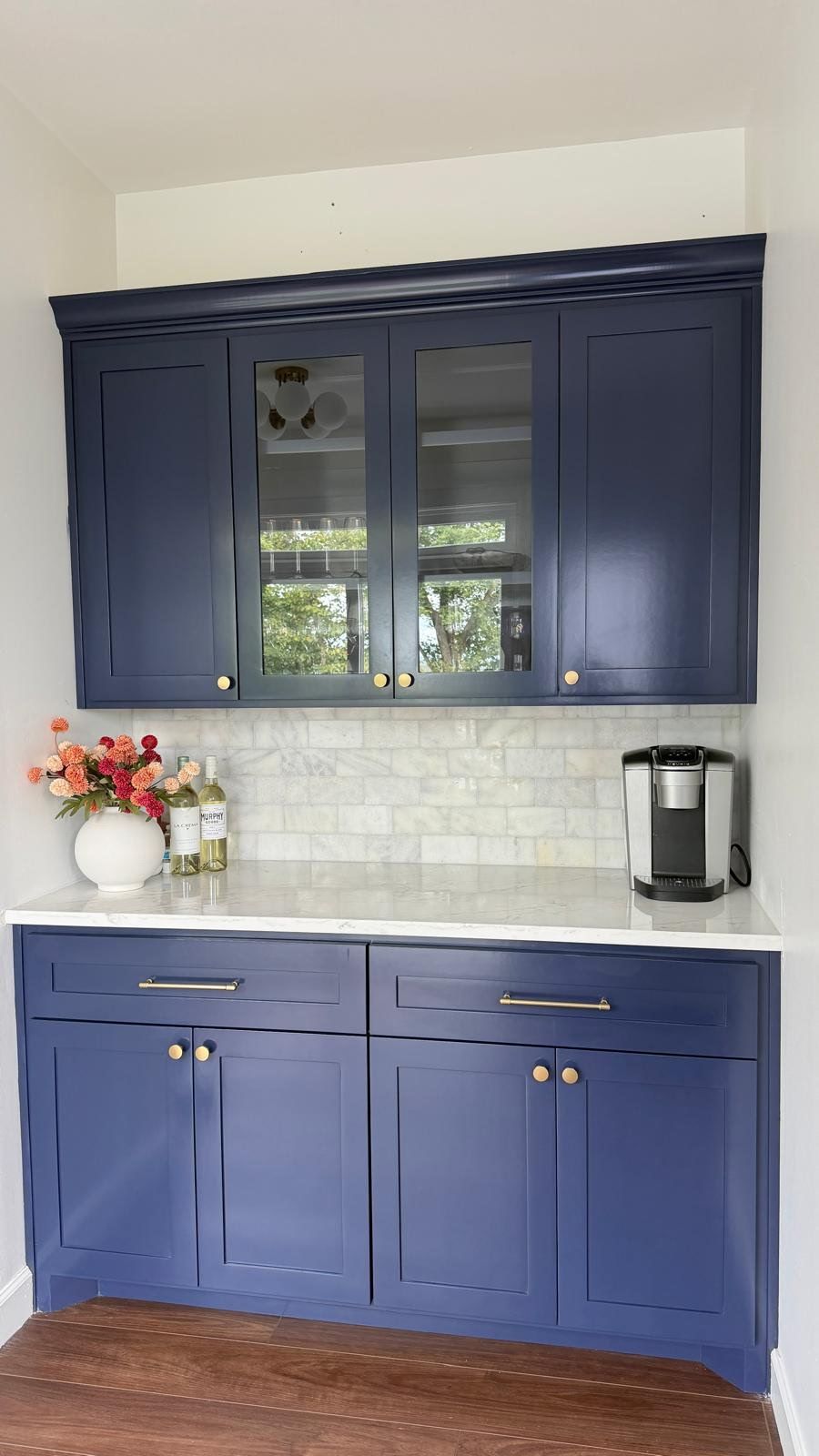 Navy shaker nook