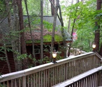 A cottage in Tennessee listed on TripAdvisor