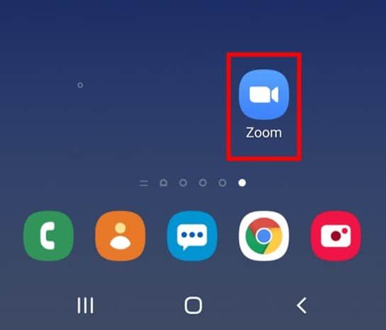 Android home screen with Zoom app icon highlighted