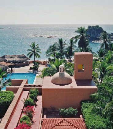 a view of the ocean from a resort