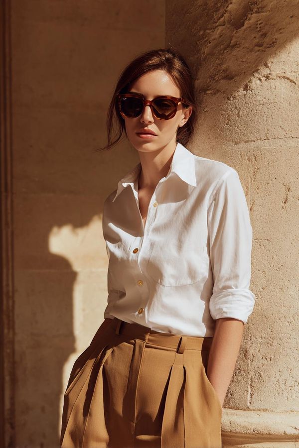 Woman in elegant summer outfit look 2