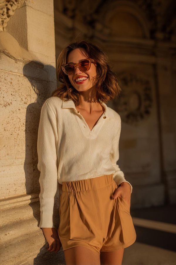 Woman in elegant summer outfit look 4