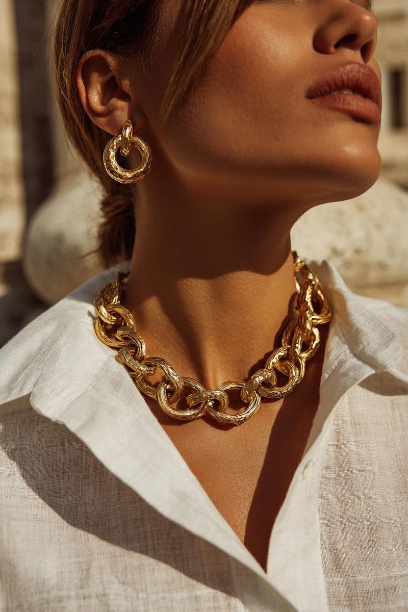 Woman in elegant summer outfit look 3