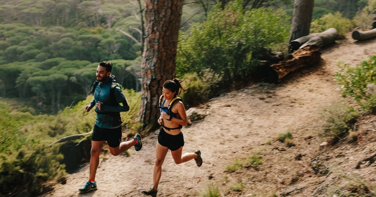 Giáo án chạy Ultra Trail 70km trong 16 tuần: Kỹ thuật đổ dốc và dinh dưỡng thực chiến