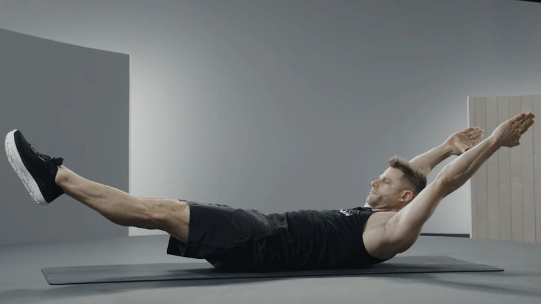 Bài tập core cho runner Hollow Body Hold 