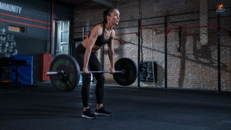 Bài tập bổ trợ sức mạnh cho runner Romanian Deadlift