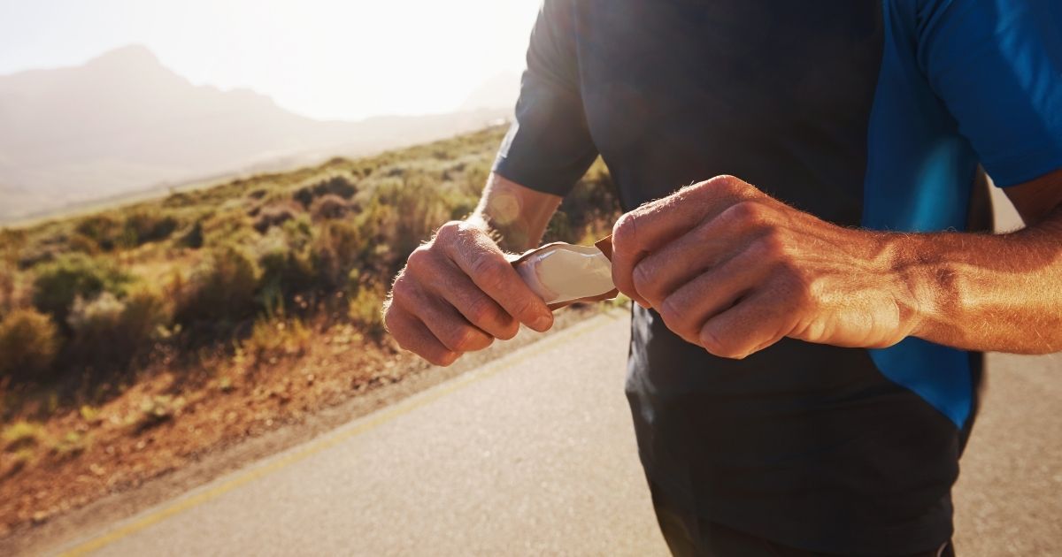 Bí quyết cắn gel khi chạy marathon tránh đụng tường