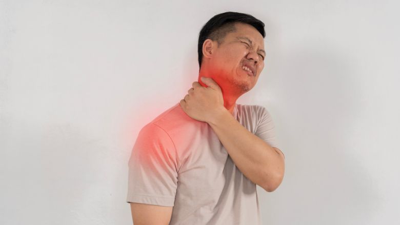 Runner bị thoái hóa đốt sống cổ thường đau khi chạy do nhiều nguyên nhân