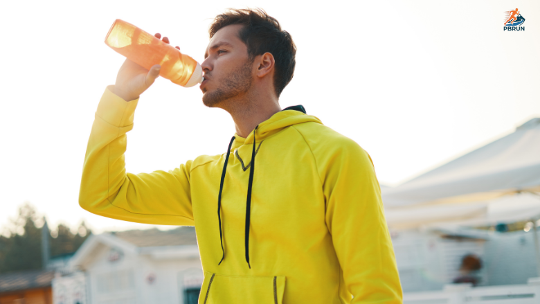 Uống quá nhiều nước trước khi chạy là sai lầm nhiều runner mắc phải