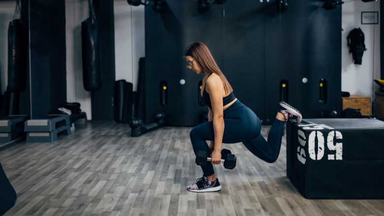 Bulgarian Split Squat là bài tập sức mạnh cho trail runner hiệu quả