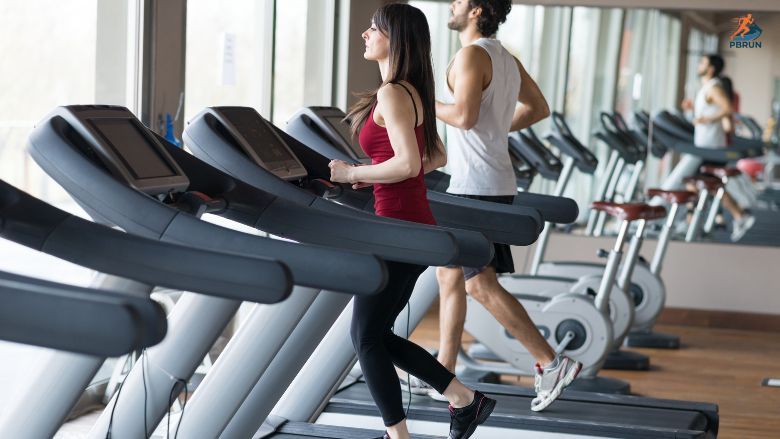 Chạy bộ trên máy trong thời gian dài làm yếu đùi sau và mông
