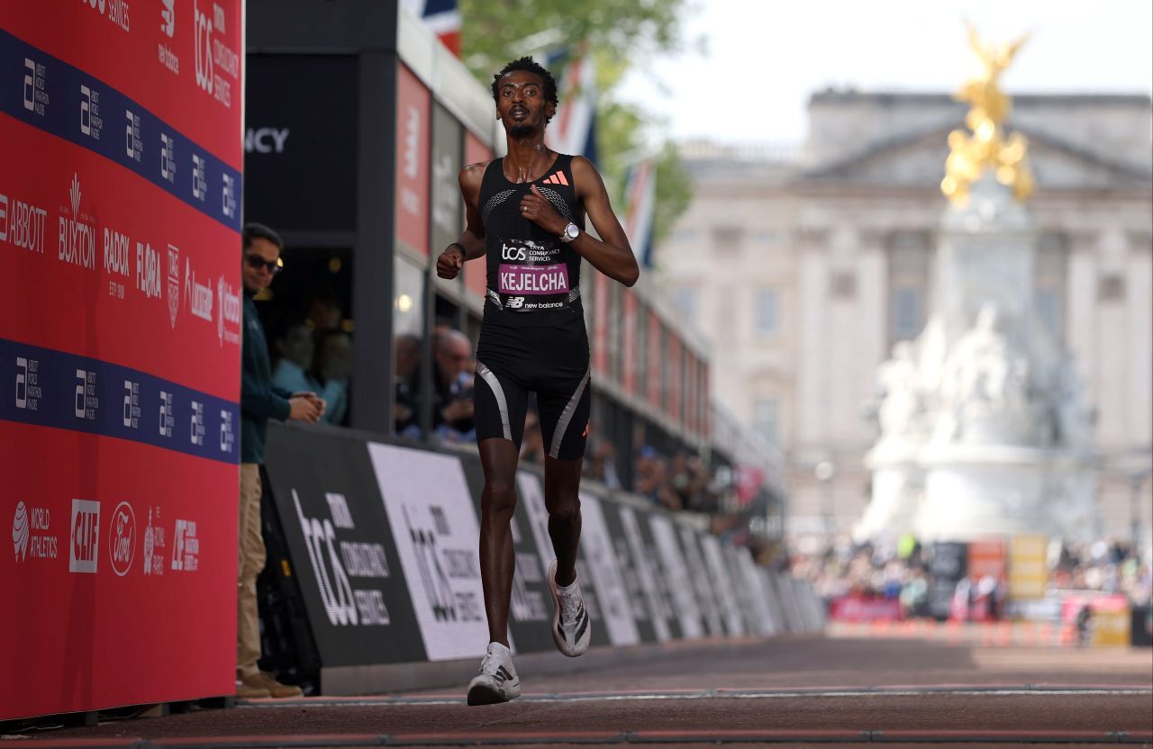 Yomif Kejelcha sub 2 marathon