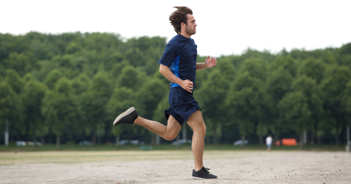 Cadence 180 là gì? Giải mã "con số vàng" giúp runner chạy bộ không đau gối