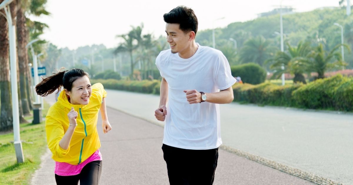 Thời gian chạy 10km của mỗi người là khác nhau