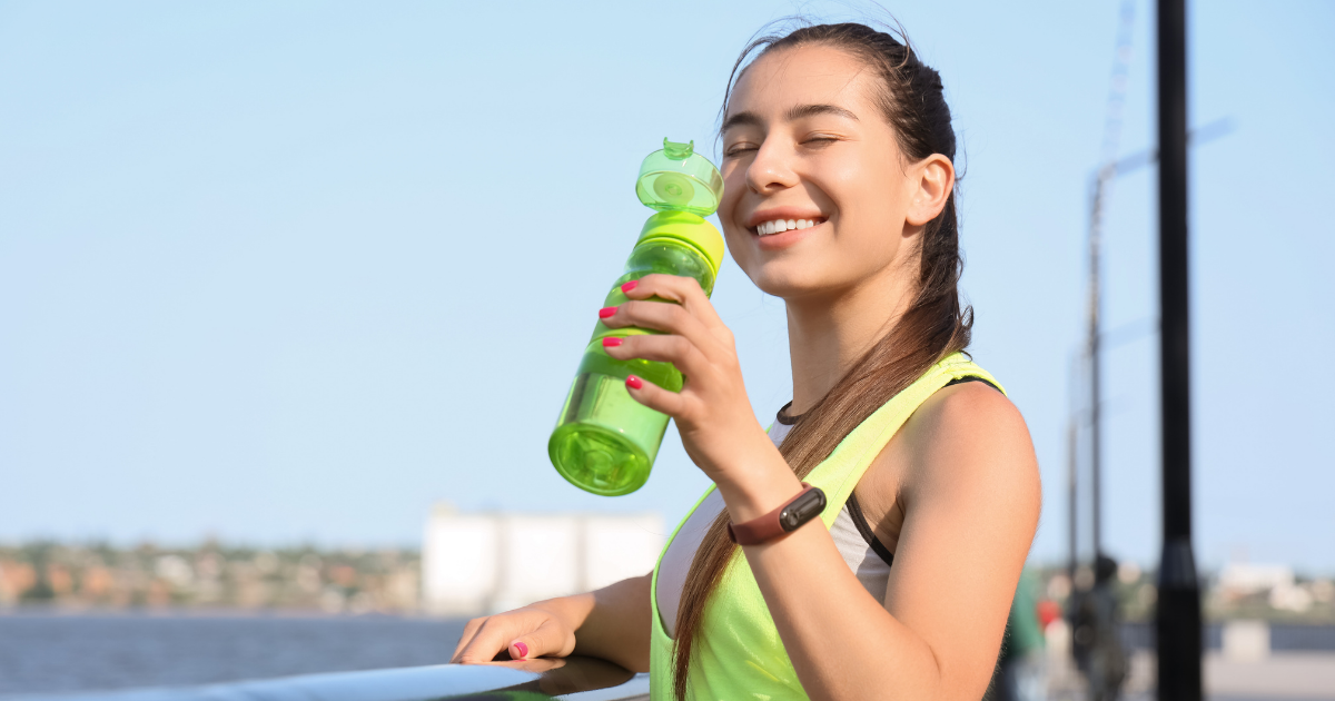 Bù nước cho runner Việt Nam: Cách tính tốc độ đổ mồ hôi chính xác tại nhà