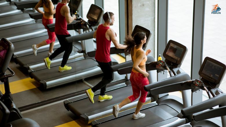 Chạy bộ trên máy dễ gây chấn thương