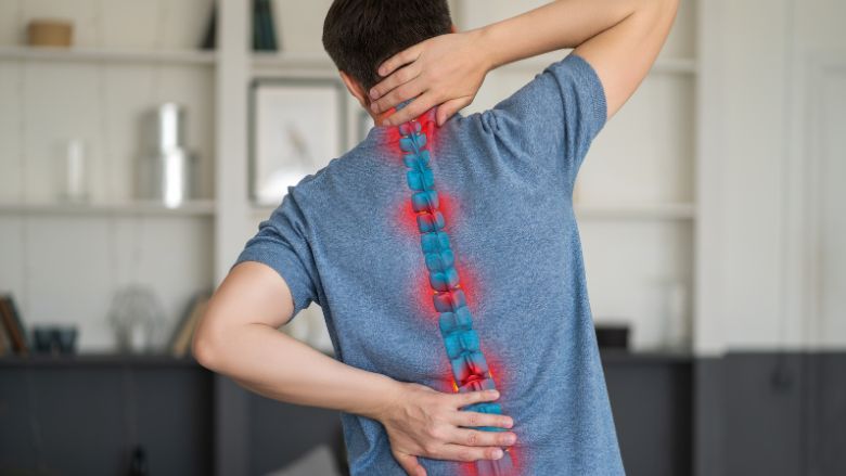 Nhiều người thắc mắc thoái hóa cột sống có nên chạy bộ không