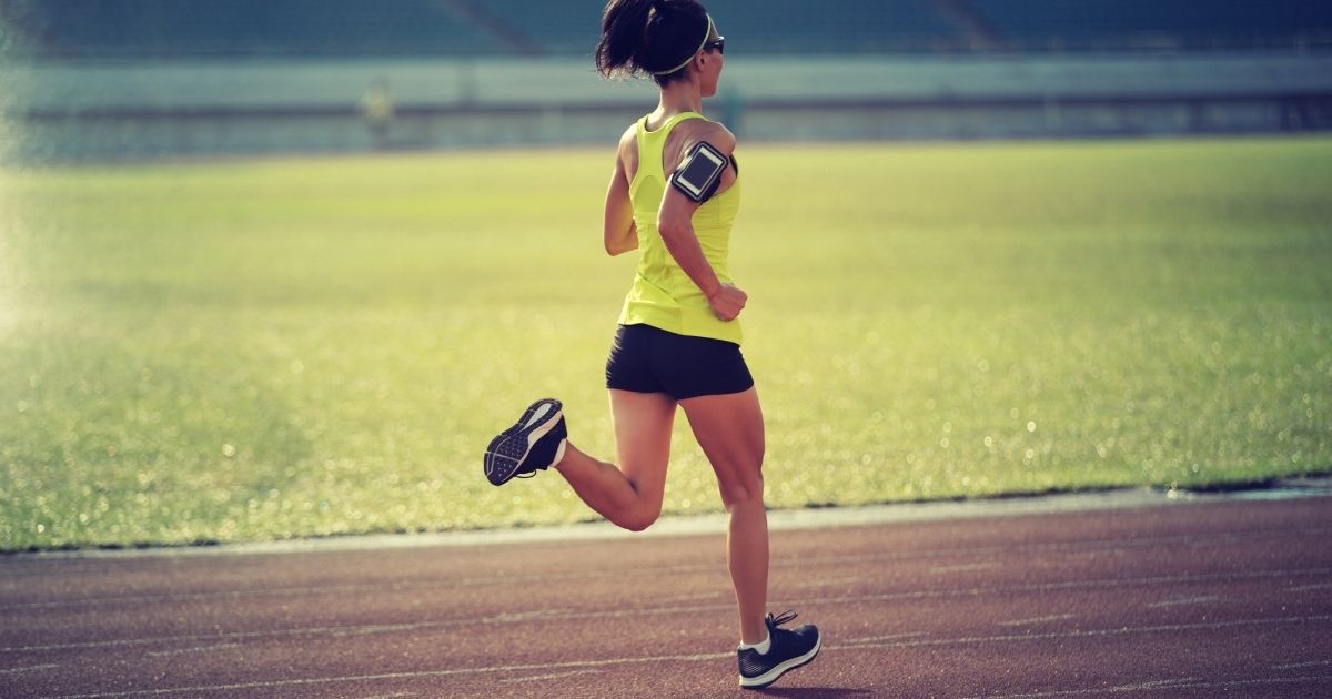 DNF trong chạy bộ là gì? Khi nào runner phải dừng lại trước vạch về đích?