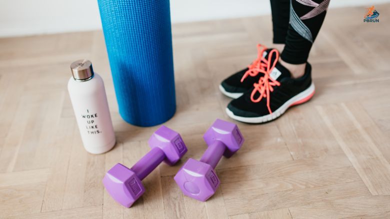 Không dùng giày chạy bộ để tập gym