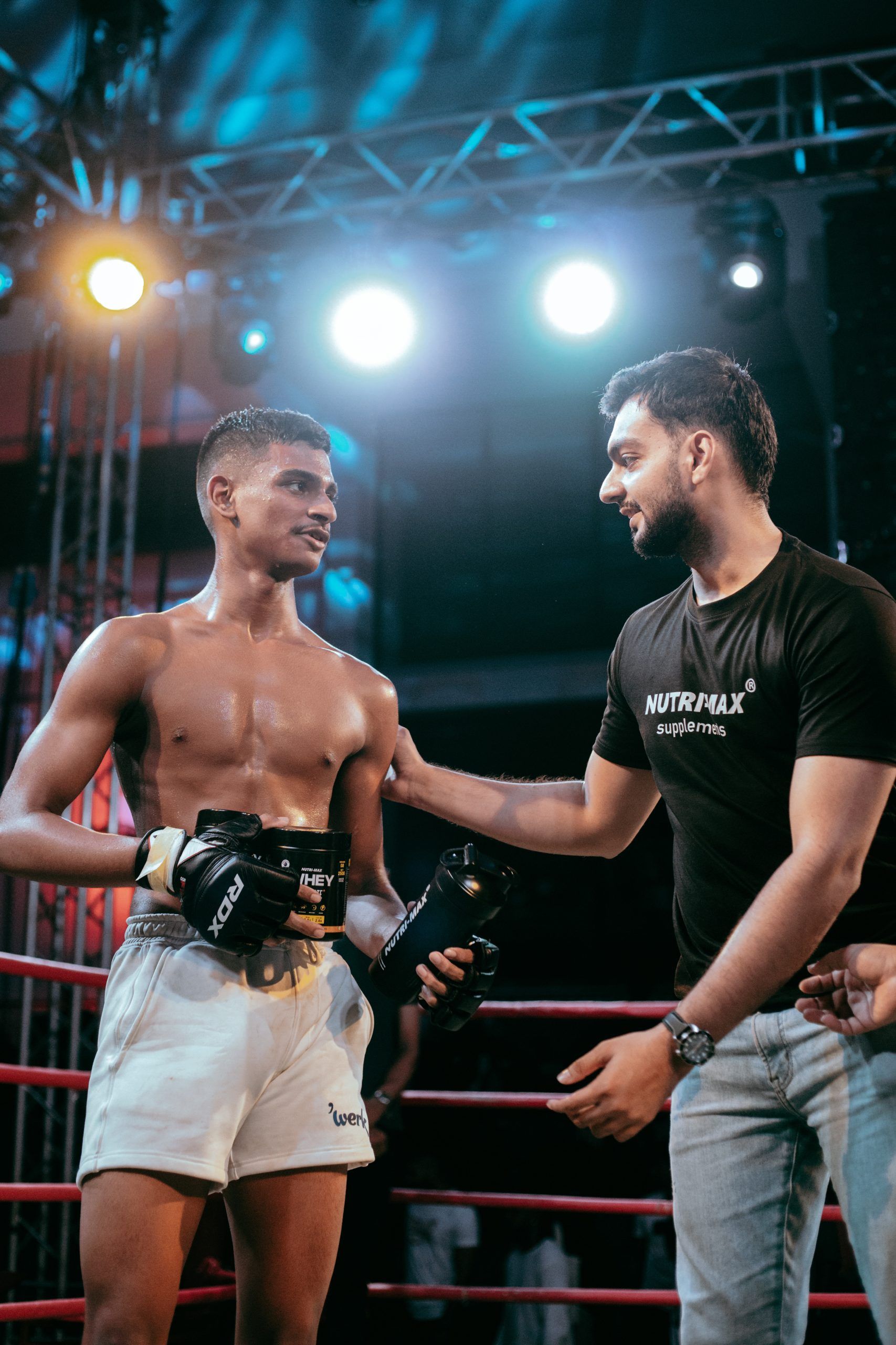 ‘Cage Rage powered by Birds Resort Hambantota’ showcases international and local MMA fighters