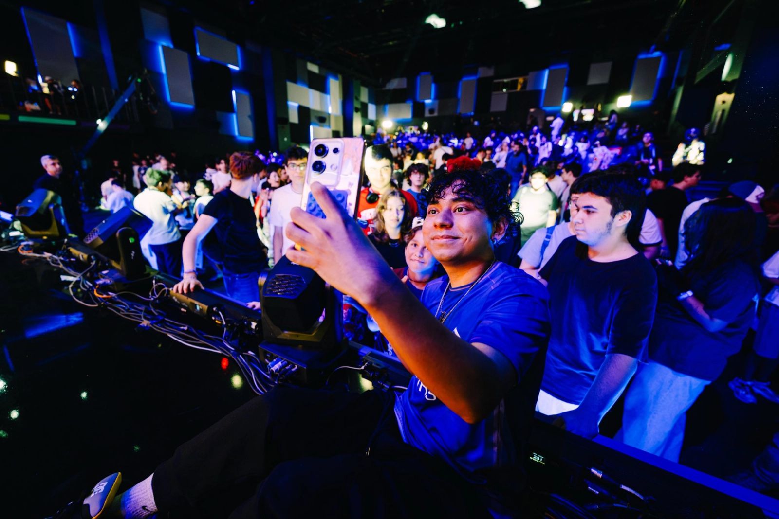An Amnesia player takes a selfie with the crowd in Istanbul