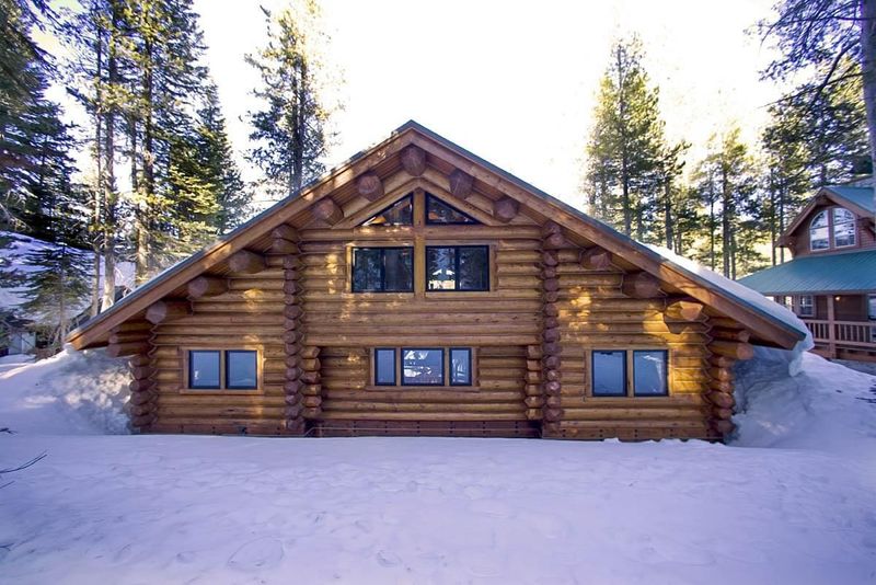 Log Siding vs Massive Log Wall