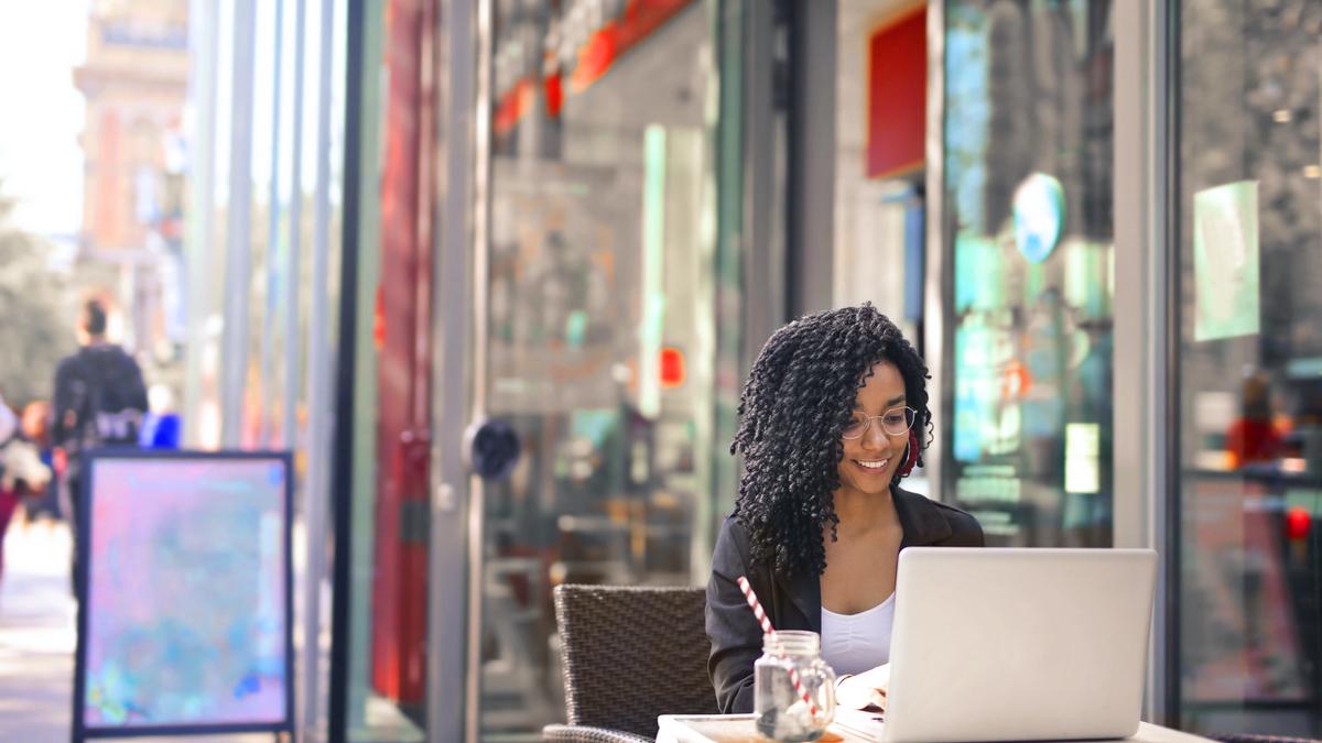 How to manage finances as a digital nomad