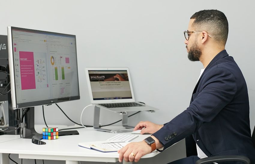 A Comprehensive Guide to Online Accounting Packages: Key Benefits and Features