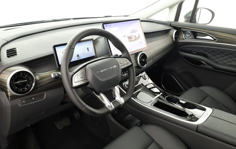 FORTHING 4U Tour PHEV 2