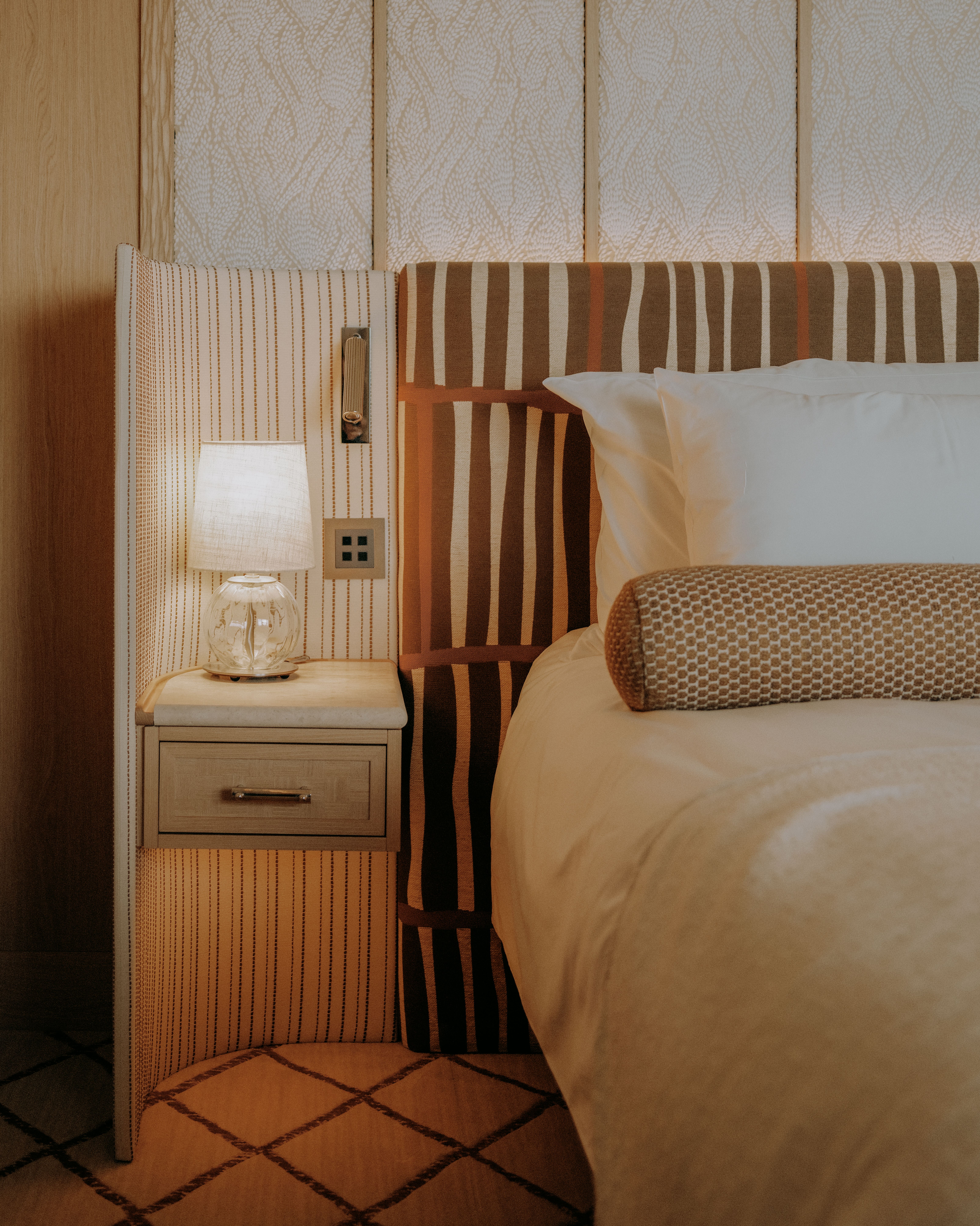 In Room Visual of Le Clay