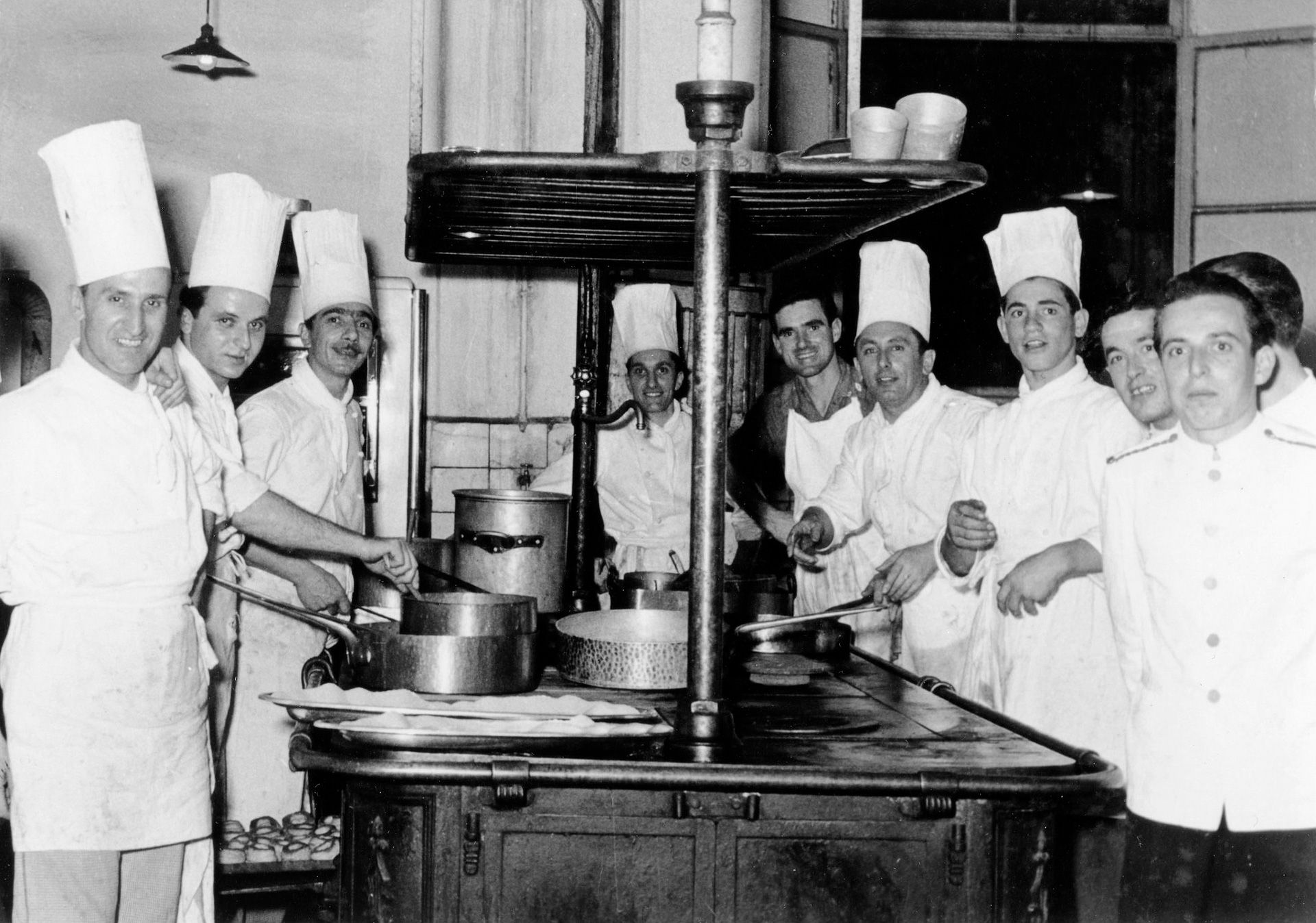 GHM BRIGADE DE CUISINE 1948.jpg