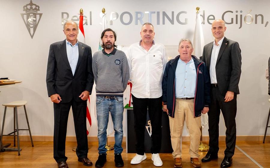 Bufandas de Baruyu-Aurelio, Miluca y Maliayo ya lucen en el Área de las Peñas