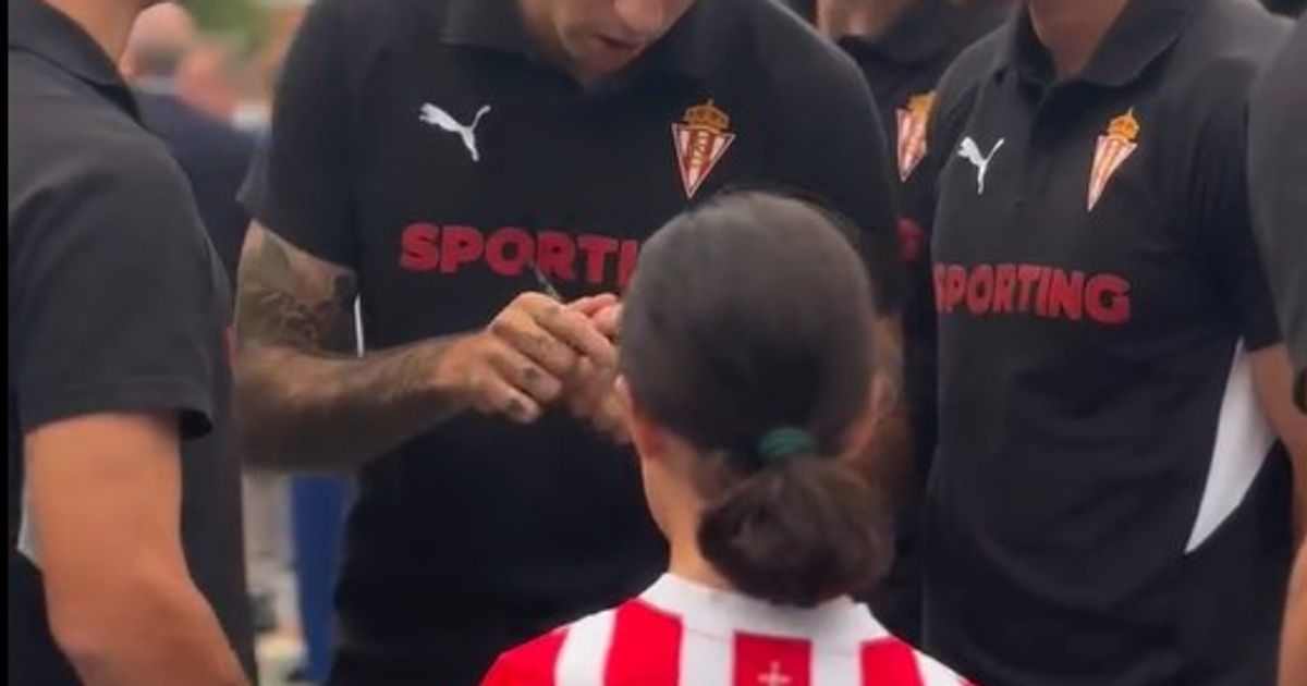 La Federación de peñas Sportinguistas presente en en el acto de entrega de vehículos del Sporting y Nissan