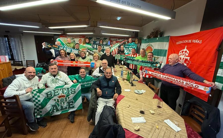 Aficiones que suman: hermanamiento sportinguista y bético en Gijón
