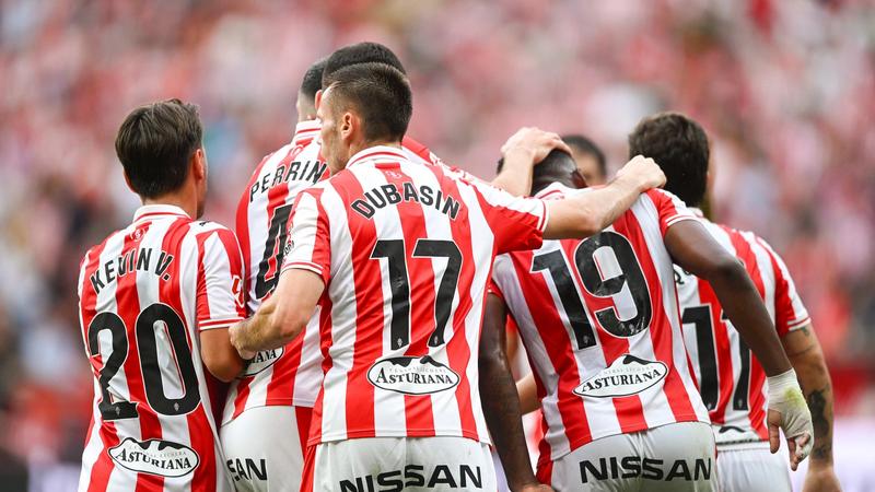 El Sporting cae 3-4 en El Molinón en un duelo de infarto