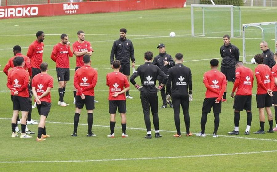 Borja Jiménez debuta en El Molinón ante el Racing de Santander