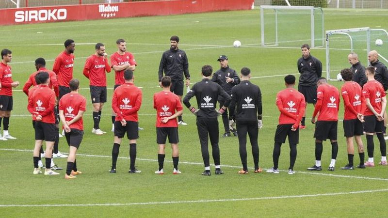 Borja Jiménez debuta en El Molinón ante el Racing de Santander
