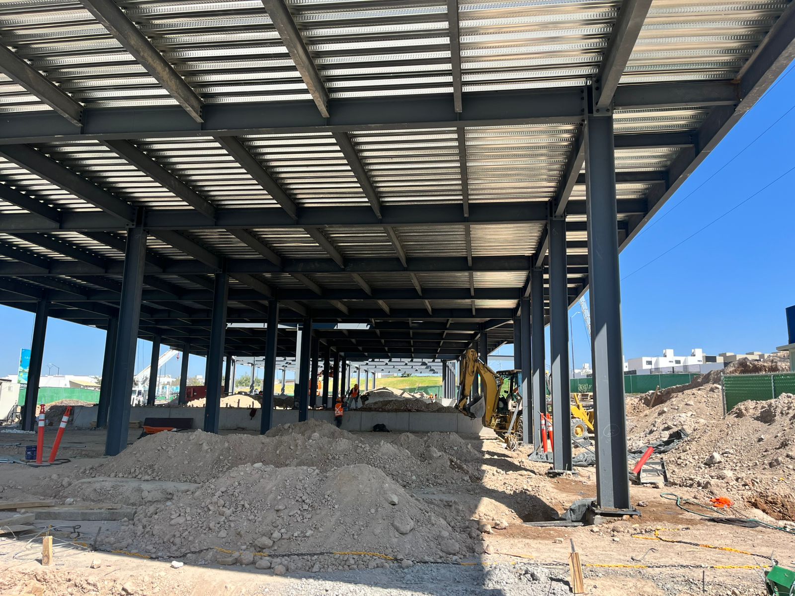 Locales en renta en Meseta Center – Plaza comercial en crecimiento 1