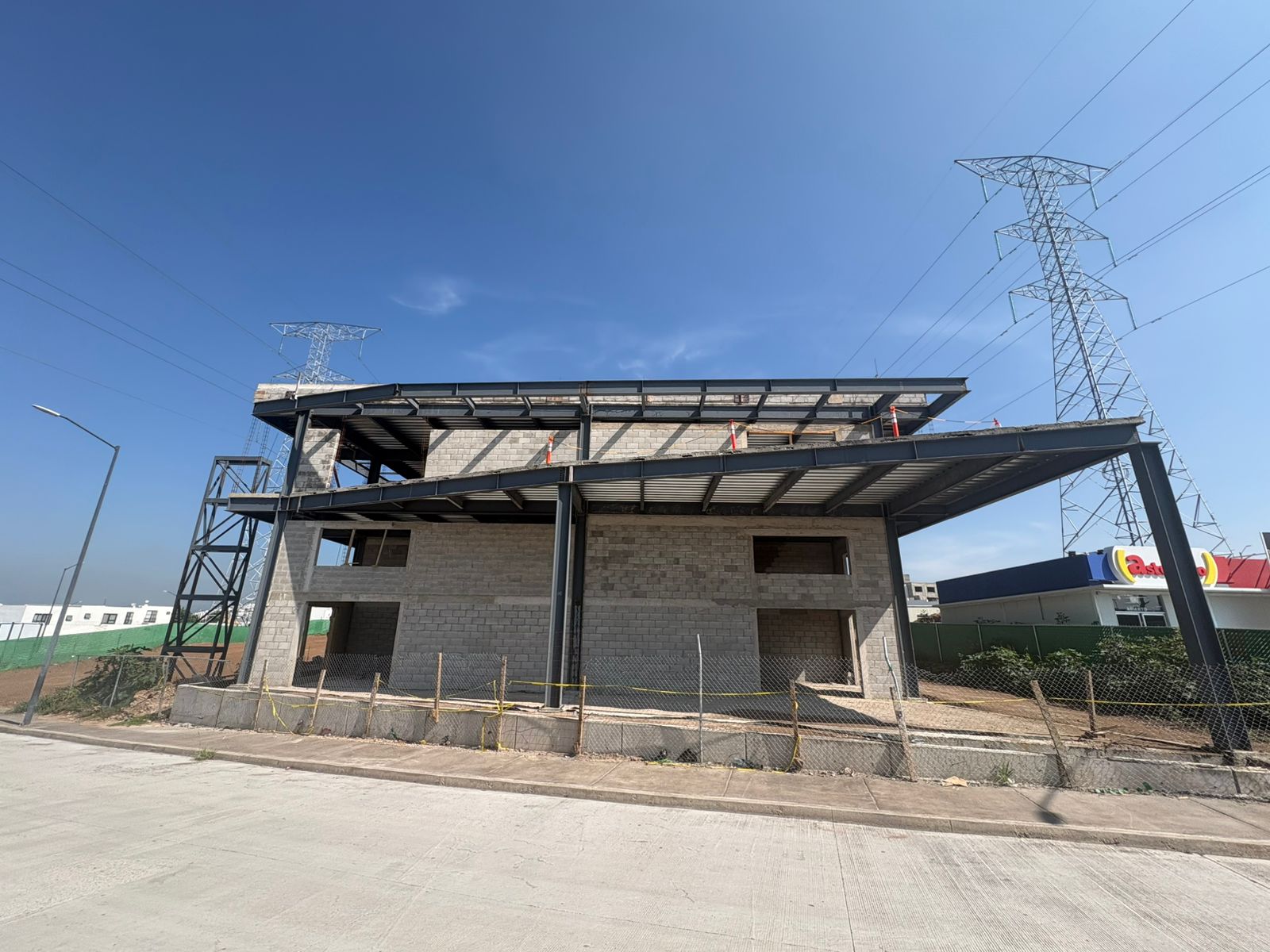 Locales en renta en Meseta Center – Plaza comercial en crecimiento
