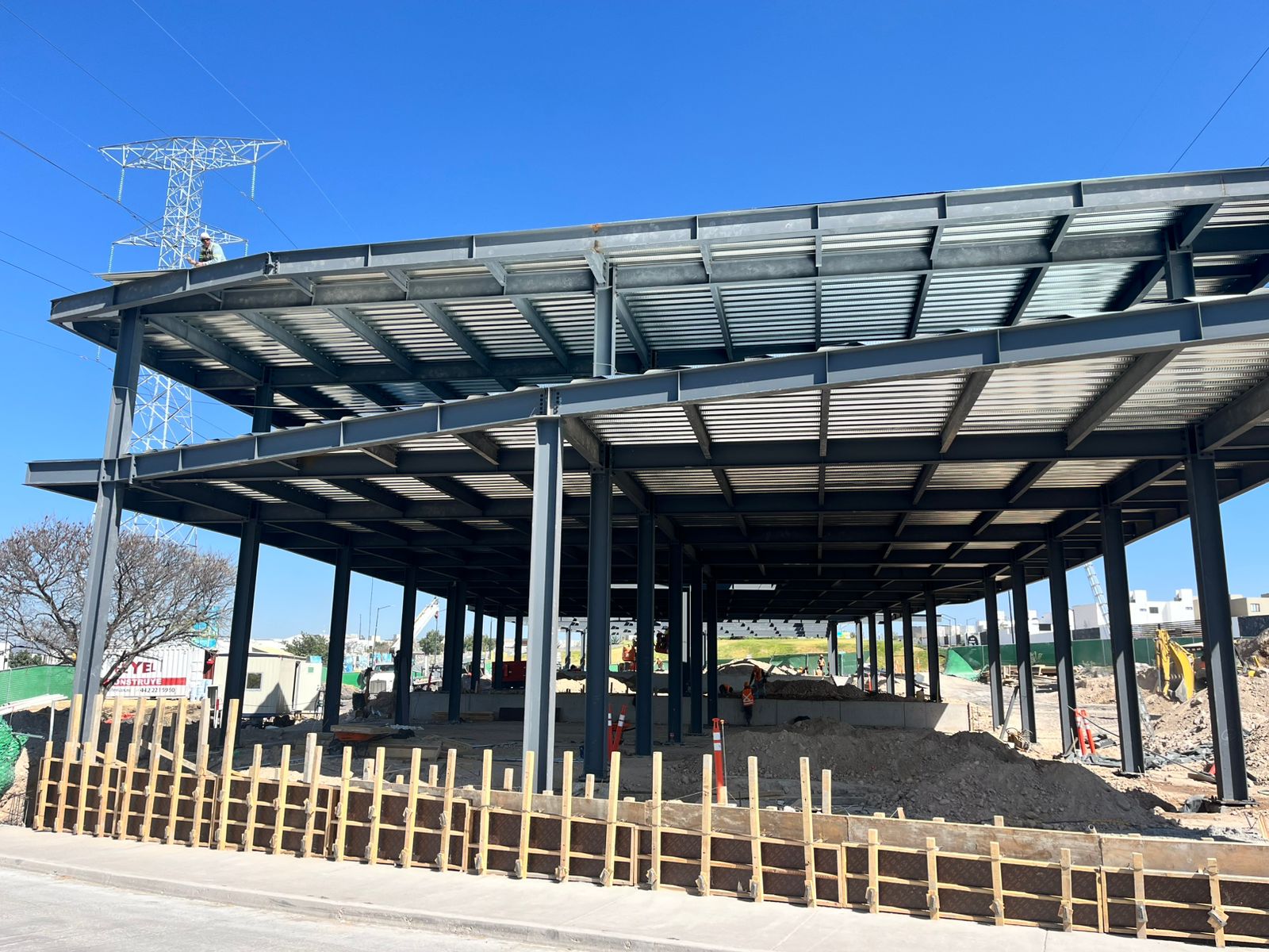 Locales en renta en Meseta Center – Plaza comercial en crecimiento 2