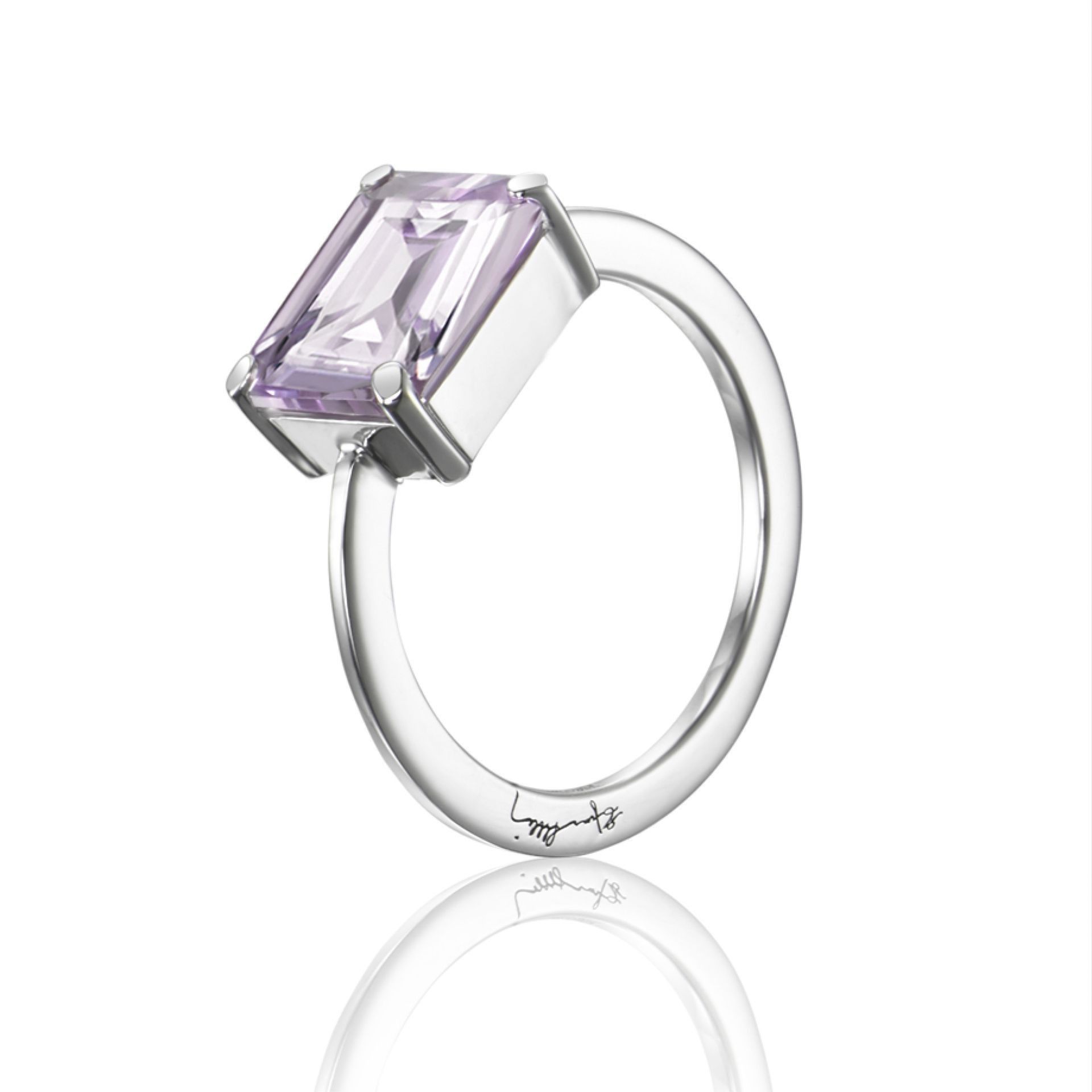Läs mer om Efva Attling A Purple Dream Ring. 19.50 MM - SILVER