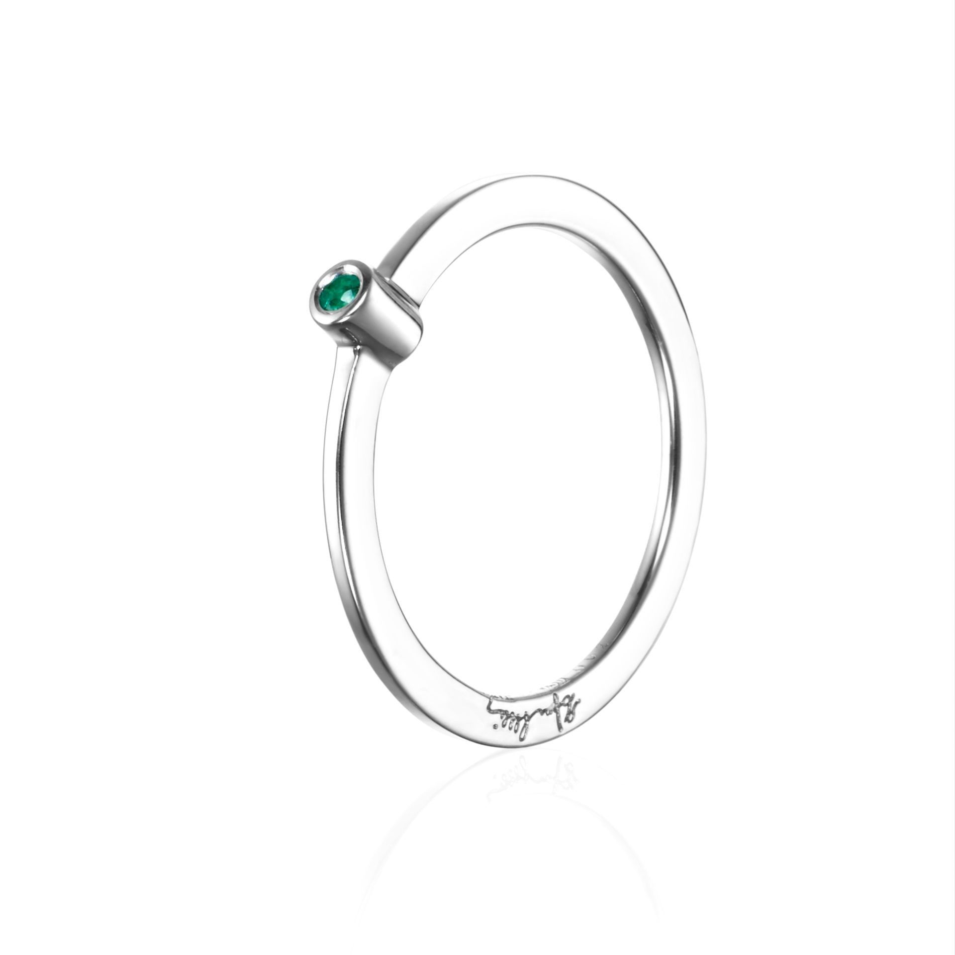 Läs mer om Efva Attling Micro Blink Ring - Green Emerald 16.00 MM - SILVER