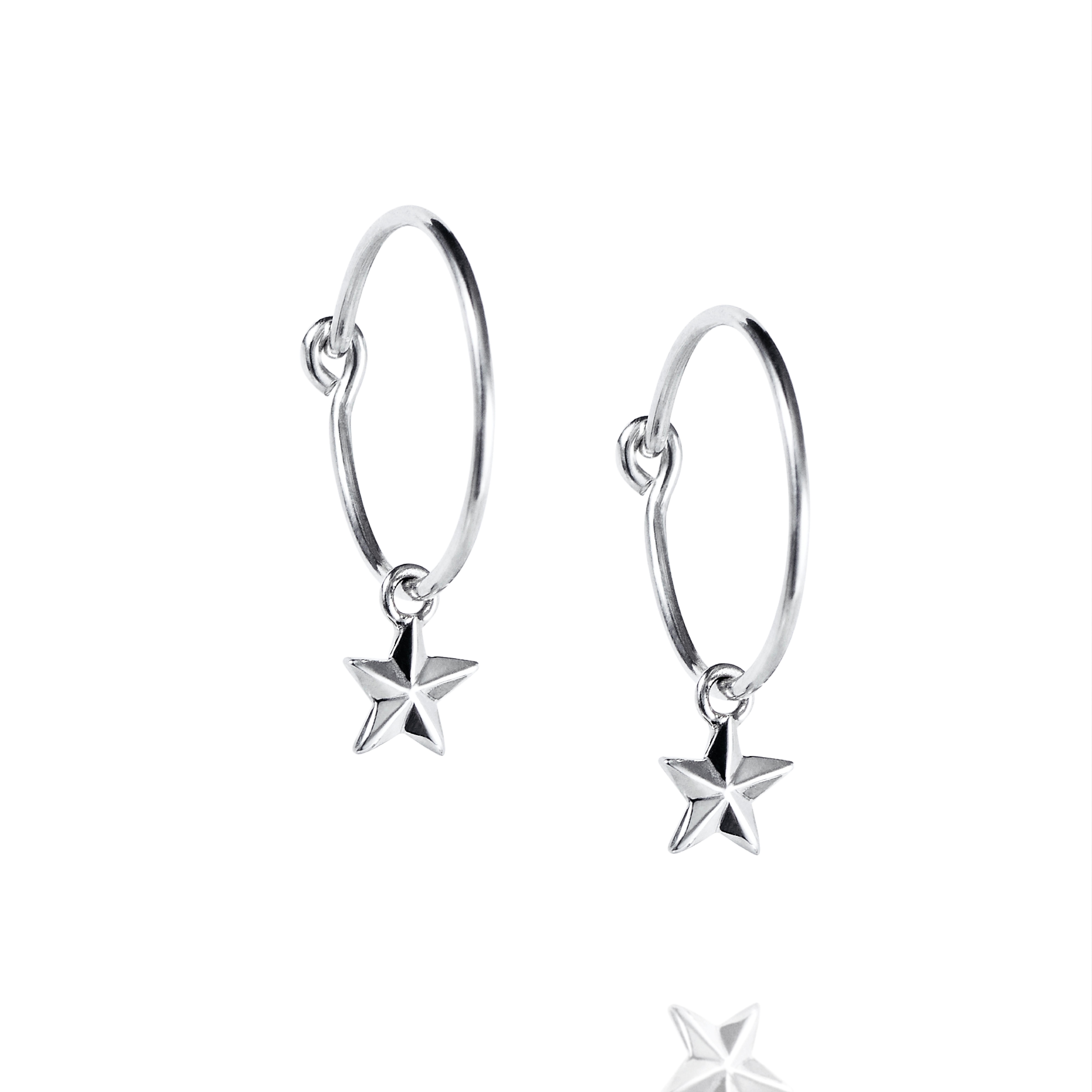 Läs mer om Efva Attling Micro Catch A Falling Star Hoops ONE SIZE - SILVER